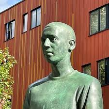 Kenny Hunter : London Remembers, Aiming to capture all memorials in London