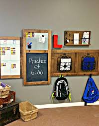 But, with this diy magnetic chalkboard, they can play, color and doodle while waiting! Easy Diy Organizing Chalkboard With Magnetic Memo Board