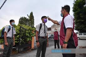 It depicts the school's logo against the world map with the words 'acs leads the way for a greener. Perak Press Guru Smk Methodist Acs Ipoh Periksa Suhu Facebook