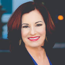 Lisa Grannis's Instagram, Twitter & Facebook