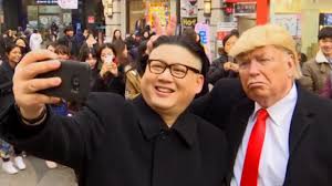 Les Sosies De Donald Trump Et Kim Jong Un Ensemble Dans Le Rues De Seoul