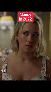 Mandy Hopper's Instagram, Twitter & Facebook