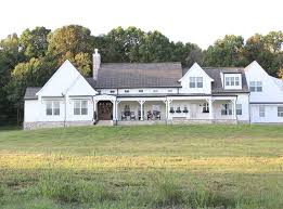An exterior in sherwin williams alabaster will look light, bright and beautiful! 25 Inspiring Exterior House Paint Color Ideas Sherwin Williams Alabaster White Exterior Paint
