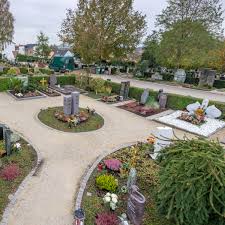 Liebe kunden, liebe besucher unserer webseite, wir sind aus den betriebsferien zurück ! Friedhofsgartnerei Garten Gluck Bretten Grabpflege