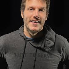 When you're hanging in the World's Most Famous Comic Book Store, you gotta  represent! Thanks to Aaron Mentzer from The Joe Kubert School for these  pieces. Want one? They're sold! 😂 But