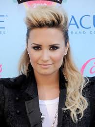 Demi lovato constantly changes her hair look and colour. Demi Lovato S Beauty Evolution Teen Vogue
