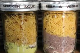 Beef Vegetable Soup And Chicken Noodle Soup In A Jar Mason Jar Meals Soup In A Jar Mason Jar Gifts Recipes