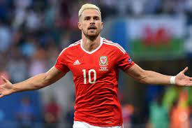 Bale played aaron ramsey in behind who cut inside to create a shooting chance. Wales Aaron Ramsey Begeistert Neben Gareth Bale Seit Jahren Goal Com