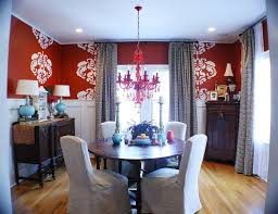 See more ideas about red dining room, red walls, dining room colors. Red White Dark Brown And Black Dining Room With Big Fun Stencils And Patterned Curtains Winning Home Decor Inspiration Red Dining Room Decor