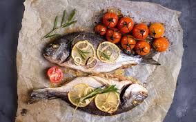 Preparez Un Delicieux Poisson Au Four Cuit Dans Son Jus Ameliore Ta Sante Poisson Au Four Recettes De Cuisine Cuisine Poisson