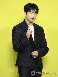 Jungkook's 'butter' direct cam, achieved the shortest 2 million views, the most 'likes', it has been the most popular videos on the chart for 10 hours. Bts S Jungkook Totally Aged Backwards After Cutting His Hair Short For The Butter Press Conference Koreaboo