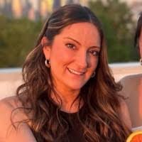 Kelly Santo's Instagram, Twitter & Facebook