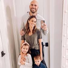 The nashville singer has filed for divorce from the former nfl player after he allegedly cheated on her people reported wednesday night. Jana Kramer Files For Divorce From Mike Caussin After 6 Years E Online Ca