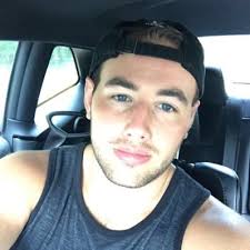 Charles Ripley (@chuckie_ripley)