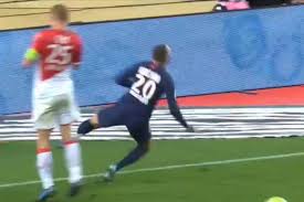Drużyna zinedine'a zidane'a pokonała na wyjeździe barcelonę 3:1. As Monaco Bez Szans W Starciu Z Psg Kamil Glik Ukarany Za Watpliwy Faul W Polu Karnym Wideo