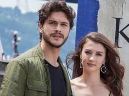 Y cruzar nuestras miradas en un instante que sea infinito xd Aras Bulut Iynemli Girlfriend Dating History Exes Celebscouples