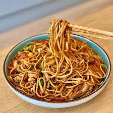 Easy Stir Fry Egg Noodles Chowmein With Chicken Stir Fry With Egg Fried Egg Egg Noodles