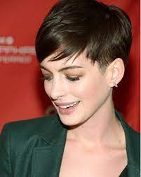 Anne hathaway look book anne hathaway haircut stylish hair. Anne Hathaway Im Coolen Look Beim Sundance Film Festival Haarschnitt Frisuren Kurze Haare Braun Haarschnitt Kurz