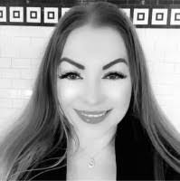 Kara Schwartz's Instagram, Twitter & Facebook