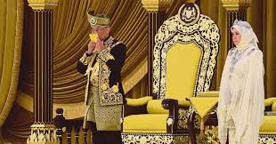 Kuala lumpur yang di pertuan agong berada pada kedudukan paling tinggi dalam perlembagaan negara seiring fungsi institusi diraja yang bukan sahaja melindungi agama tetapi juga menjadi lambang perpaduan dan kesejahteraan semua kaum. Peranan Yang Dipertuan Agong Dalam Perpaduan Negara Inilah Tugas Sebenar Yang Di Pertuan Agong Ydpa Iluminasi Menyelesaikan Suatu Persoalan Merupakan Langkah Yang Lebih Kompleks Pada Diri Anak