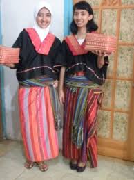 Maybe you would like to learn more about one of these? 6 Perlengkapan Pakaian Adat Wanita Suku Sasak