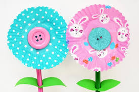 My preschoolers love to create arts and crafts! Cupcake Liner Flowers Kids Crafts Fun Craft Ideas Firstpalette Com