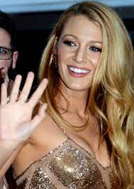 Likewise, the american actress is 33 years old at the moment. Blake Lively Wikipedia