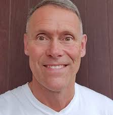 Question for those in the know! I've seen many guitar builds