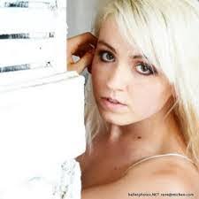 Valerie Dial's Instagram, Twitter & Facebook