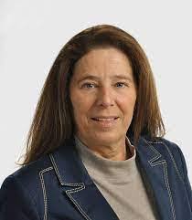 Elvira Casper's Instagram, Twitter & Facebook