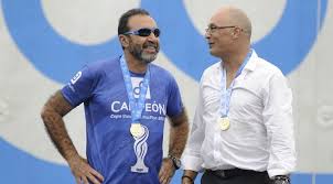 Nassib neme aprovechó la publicación 'grandes ídolos de emelec' impulsada por la revista el gráfico y diario el universo para dar algunas máximas de lo que significa ser dirigente en el país. Nassib Neme Es El Presidente Del Emelec Mas Exitoso De La Historia