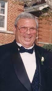 Ethan Shipton's Instagram, Twitter & Facebook