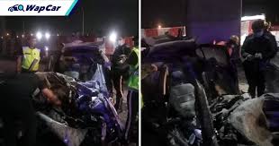 Sebelum dikirim, luangkan waktu untuk memotret motormu dari segala sisi. Proton Persona Dan Perodua Viva Bergesel Langgar Tiang Lebuhraya Suke Seorang Maut Wapcar