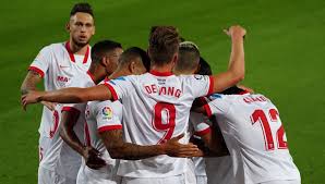 Óscar rodríguez (sevilla) wins a free kick in the defensive half. Squad Registration 2020 21 Sevilla Fc