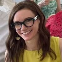 Marlene Hanna's Instagram, Twitter & Facebook