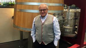 Seit 2014 ist das weingut mit lagen wie oberbergener bassgeige, achkarrer schlossberg, oberrotweiler kirchberg, oberrotweiler eichberg und jechtinger enselberg mitglied im vdp. Das Weingut Franz Keller Schwarzer Adler Worlds Of Food Kochen Rezepte Kuchentipps Diat Gesunde Ernahrung Gourmet