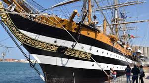 Nata nel periodo bellico, era presente al ritorno di trieste all'italia, dagli anni della ripresa economica alla sua partecipazione come tedoforo per le olimpiadi, fino al messaggio di vicinanza a tutti gli italiani nella campagna d'istruzione dello scorso anno quando si è. Marina Militare La Nave Scuola Amerigo Vespucci E Ripartita Oggi Da La Spezia Positanonews