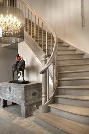 L Escalier Tournant En 40 Jolies Photos Idee Deco Escalier Repeindre Escalier Deco Escalier