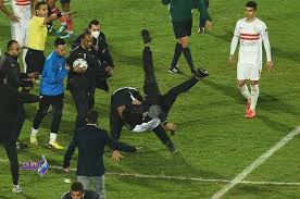 Ø´Ø§Ù‡Ø¯ Ø®Ù†Ø§Ù‚Ø© Ø´ÙˆØ§Ø±Ø¹ Ø¨ÙŠÙ† Ù„Ø§Ø¹Ø¨ÙŠ Ø§Ù„Ø§Ù‡Ù„ÙŠ ÙˆØ§Ù„Ø²Ù…Ø§Ù„Ùƒ Ø¹Ù‚Ø¨ Ù…Ø¨Ø§Ø±Ø§Ø© Ù†Ù‡Ø§Ø¦ÙŠ Ø§Ù„Ù‚Ø±Ù†