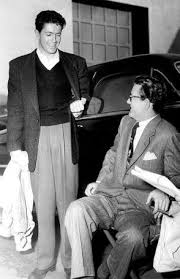 The two leads happen to meet on a train, witnesses happen to see the couple fight in the store, a man happens to witness the murderer leave. Strangers On A Train 1951 Shotonwhat Behind The Scenes
