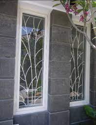 Jendela memiliki fungsi vital dalam sebuah rumah karena merupakan tempat sirkulasi udara. Advertising Reklame Interior Percetakan Digital Printing Palu Jendela Desain Daun Jendela