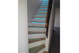 Que vous souhaitiez recouvrir de nouveaux escaliers ou rénover un escalier. Habillage D Un Escalier En Beton Avec Des Marches En Bois Massif