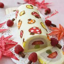 Decorate cake with icing sugar, stars and chocolate dipped cherries. Pin By Julya On Yummy P Cake Roll Cake Roll Recipes Japanese Roll Cake