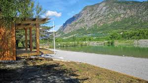 Bouée tractée, pédalo, mini golf, location de kayak, toboggan aquatique, kart à pédales, rosalies., rallye photo. Alpes Du Sud La Baignade Surveillee Mise En Place A La Base De Loisirs Des 3 Lacs