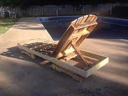 To make the slats on the seat of the chair, cut the 1/2 x 5 pieces of wood from the pallet in half. Diy Recycled Pallet Lounge Chair