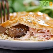 Recette Tourte A La Dinde Et Aux Chataignes En Video Recette Recettes De Cuisine Recette Tourte Recette