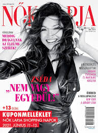 A háború és béke próbái során még titkolták a hírt, kollégái közül egyvalaki sejtette csupán, hogy a natasa rosztovát alakító színésznő anyai örömök elé néz. Lapozgato Nok Lapja