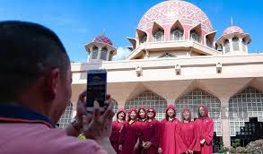 Bidang ini bukan suatu perkara yang baru tetapi promosi terhadap aspek pelancongan warisan ini masih kurang. Malaysia Destinasi Pelancongan Islam