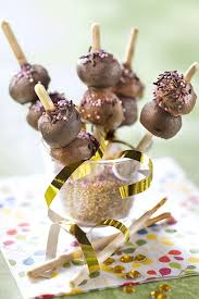 Brochettes De Truffes Aux Trois Chocolats Avec Mikado