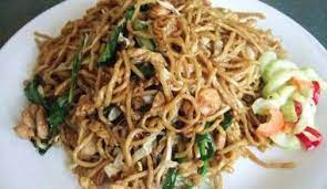 Mie Goreng Indonesian Stir Fried Noodles With Vegetables Pancit Bihon Recipe Cooking Recipes Meals